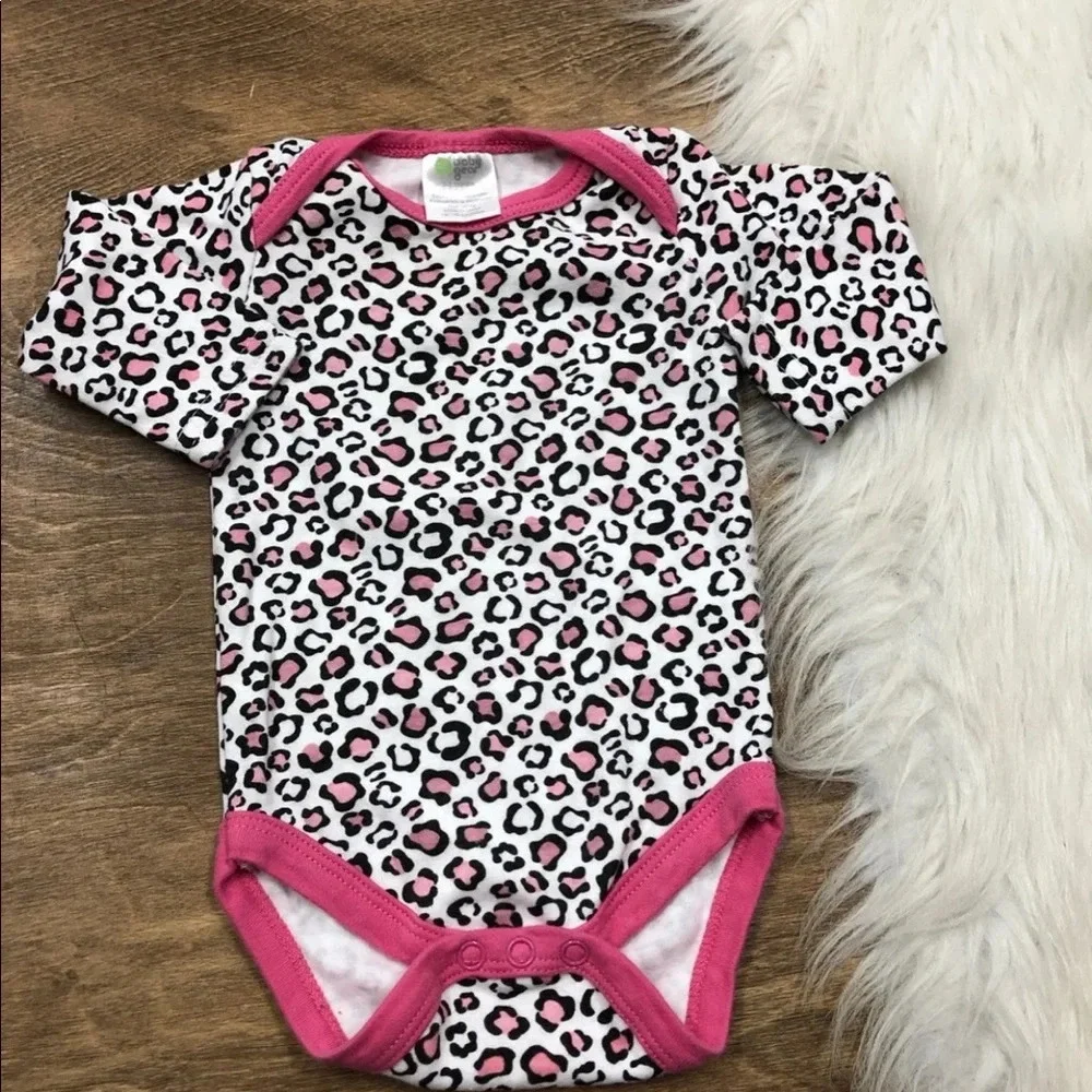 Baby gear 0-3 months girls cheetah print onesie